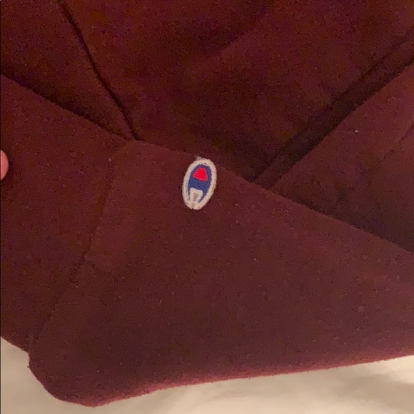 Maroon champion hoodie - Picture 4 of 5